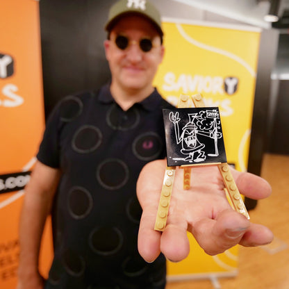 Michal Škapa a jeho otisklý náčrtek z kolekce Saviory Sketches
